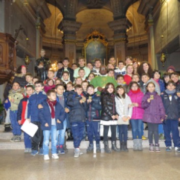 I bambini e i ragazzi dell'Oratorio festeggiano Don Bosco