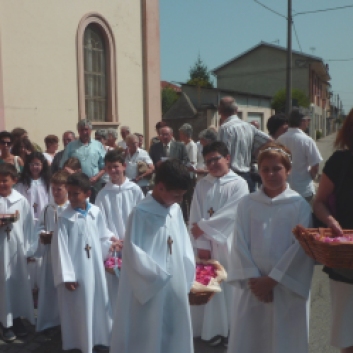 Corpus Domini_bambini prima comunione Borgoregio_07.06.2015